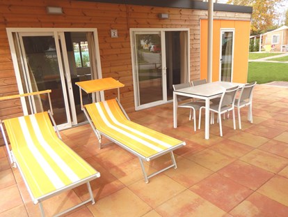 Luxuscamping - Caorle - Centro Vacanze Pra`delle Torri Lodge Openspace B auf Centro Vacanze Pra`delle Torri